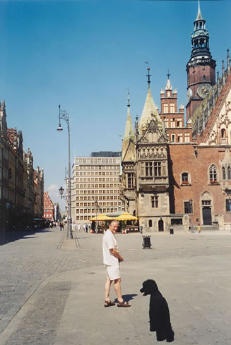folly and marius at market wroclaw